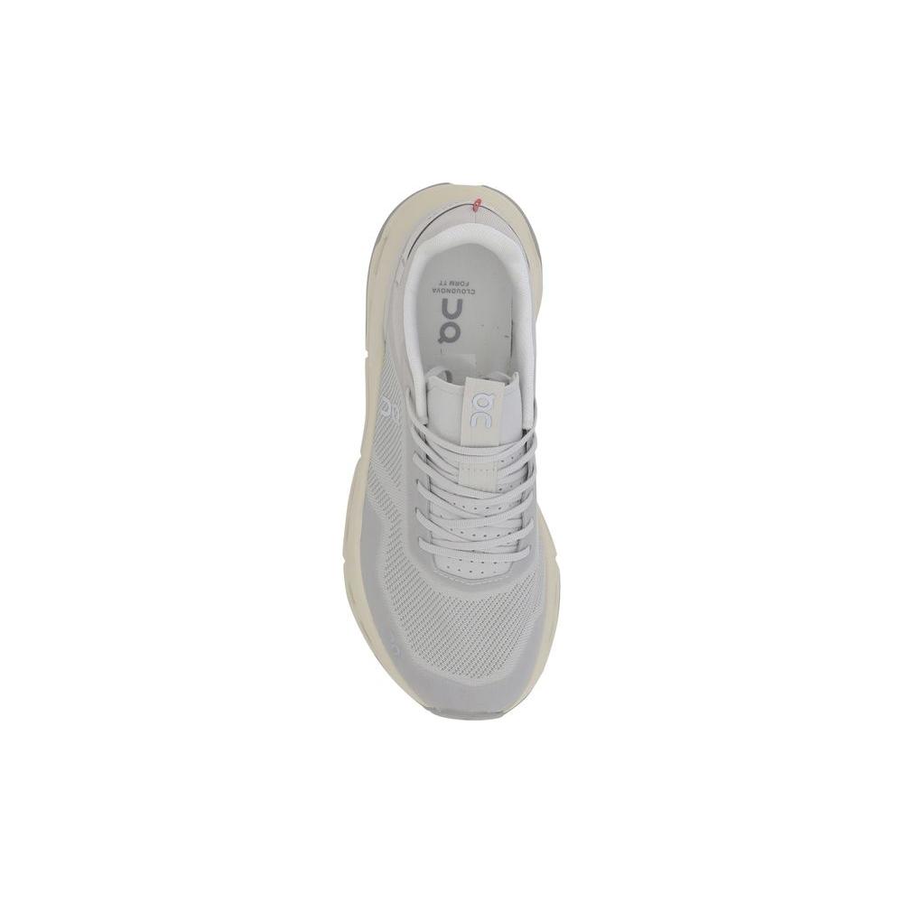 Top view of ON Cloudnova Form 2 TT Sneaker showcasing lace-up closure and brand logo, features excellent cushioning and modern design.