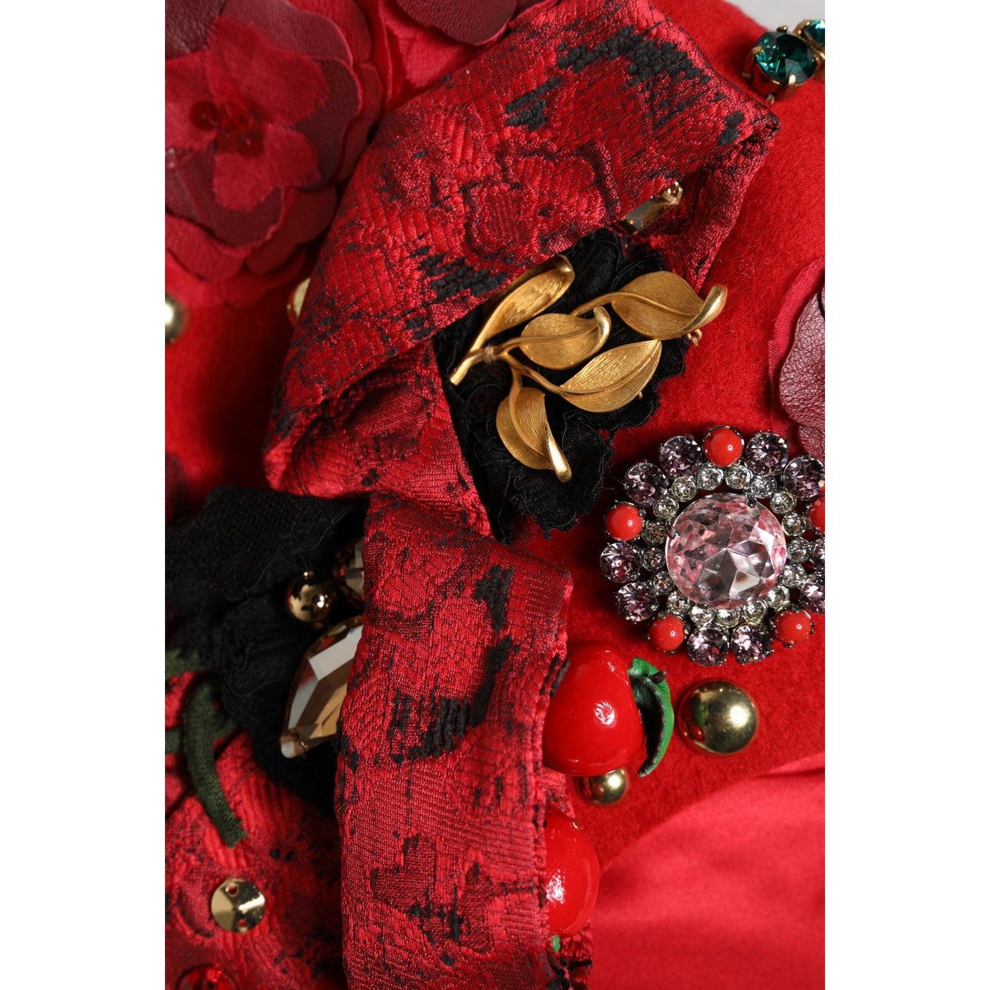 Dolce & Gabbana Dolce & Gabbana Red Crystal Gold Roses Brooch Embellished Hat HAT9652 1728,67345645728,Accessories,Dolce & Gabbana,Hat - Women - Accessories,Material: 60% Wool 13% Cotton 9% Viscose 8% Acetate 4% Polyester 4% Nylon 2% Silk,Preowned / Defec