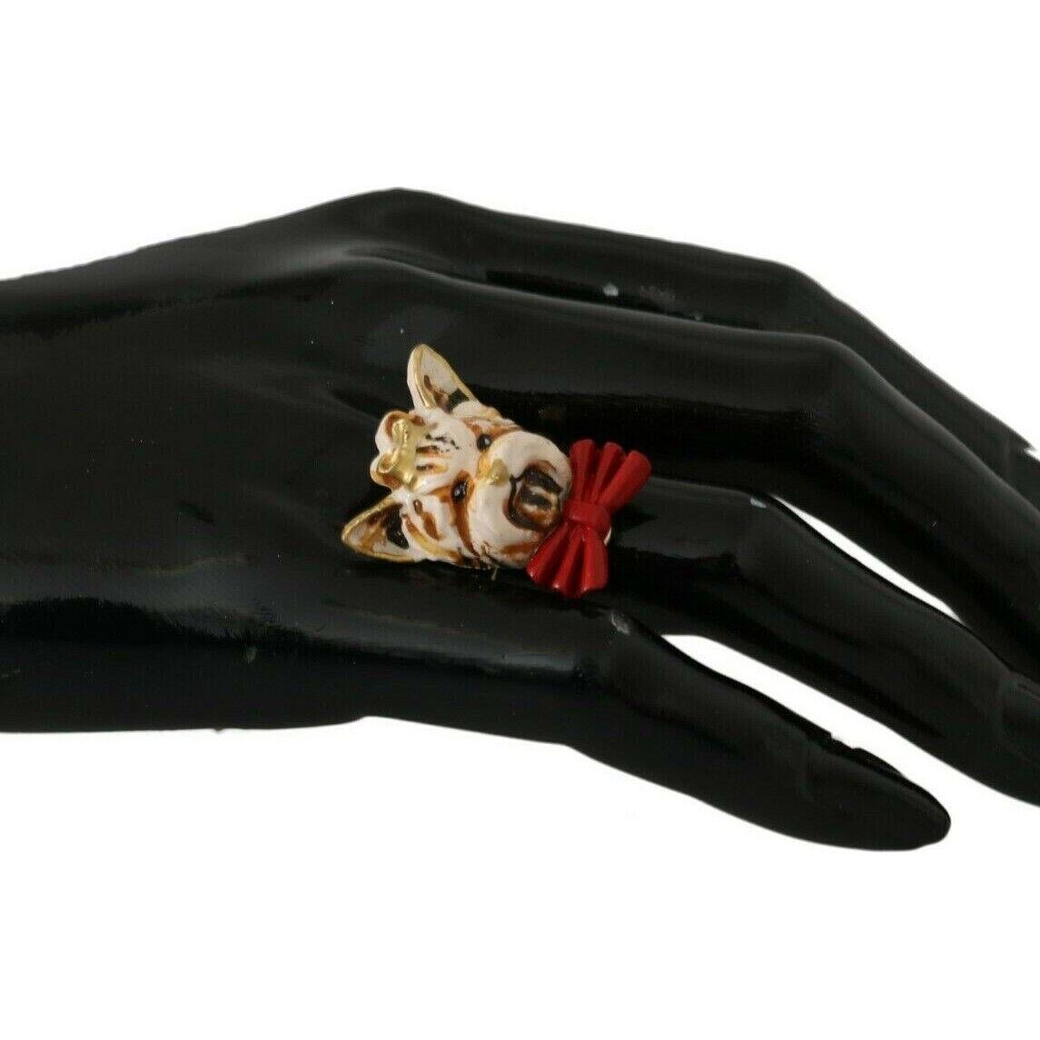 优雅的犬类金色调戒指