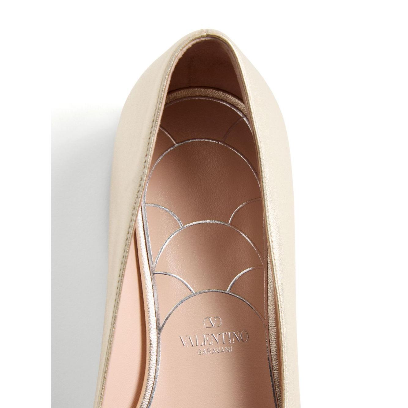 Valentino Garavani Floral appliqué ballerina shoes