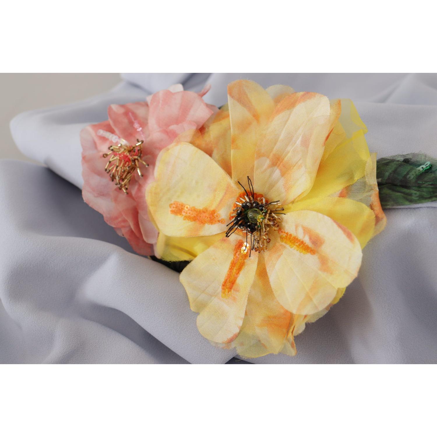 优雅浅蓝色 A 字连衣裙