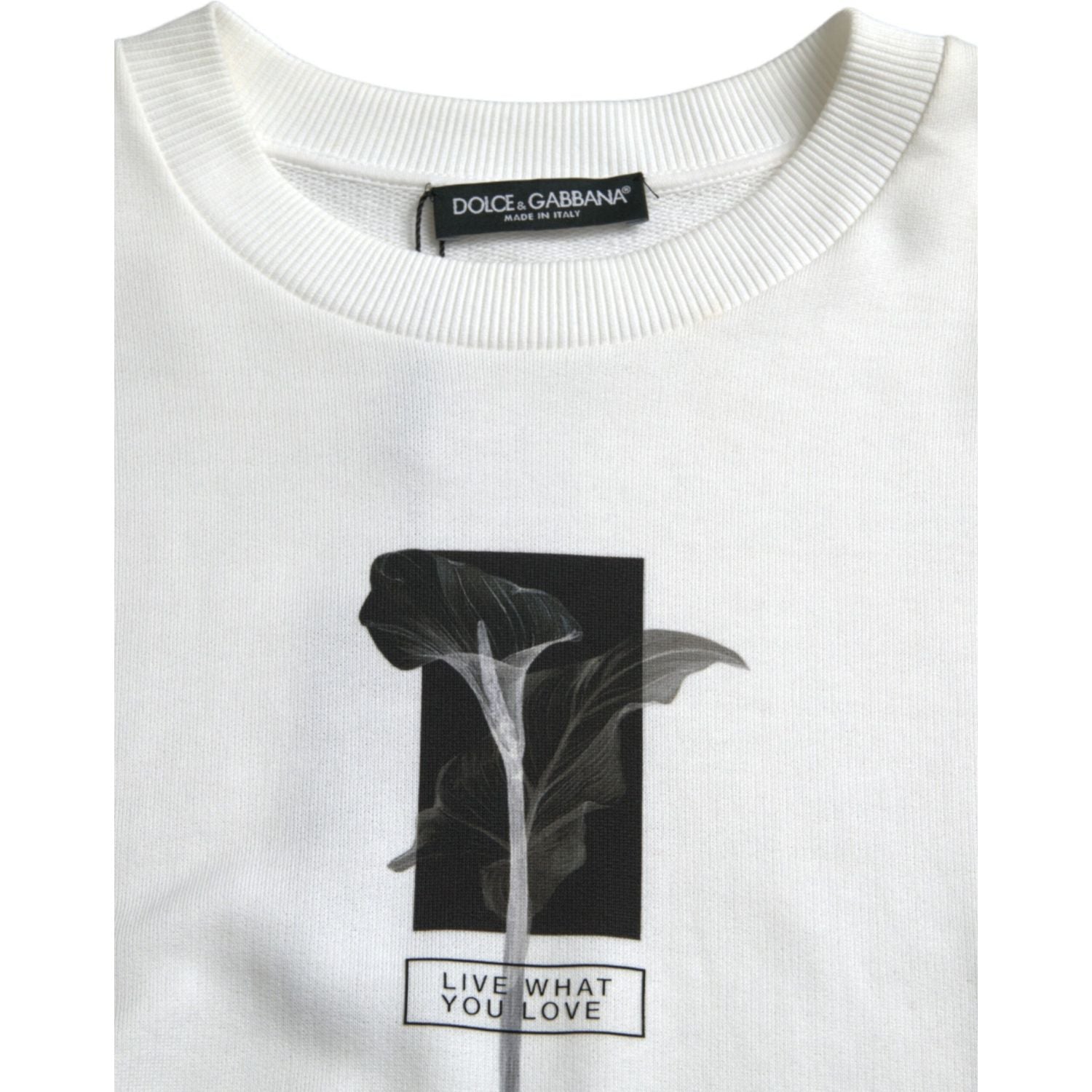 时尚黑白圆领毛衣