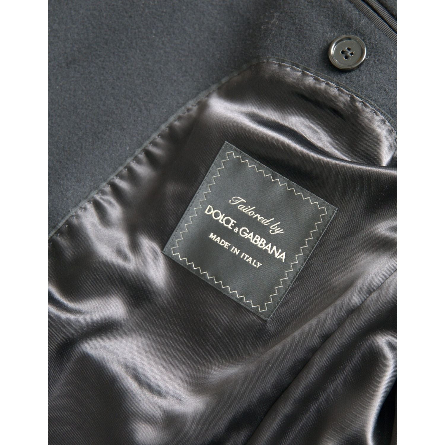 黑色单排扣风衣夹克