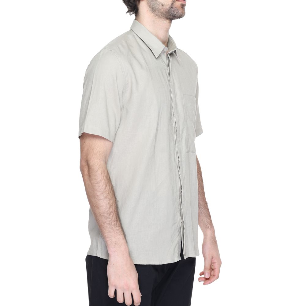 Front view with bag zipped and handles upright.