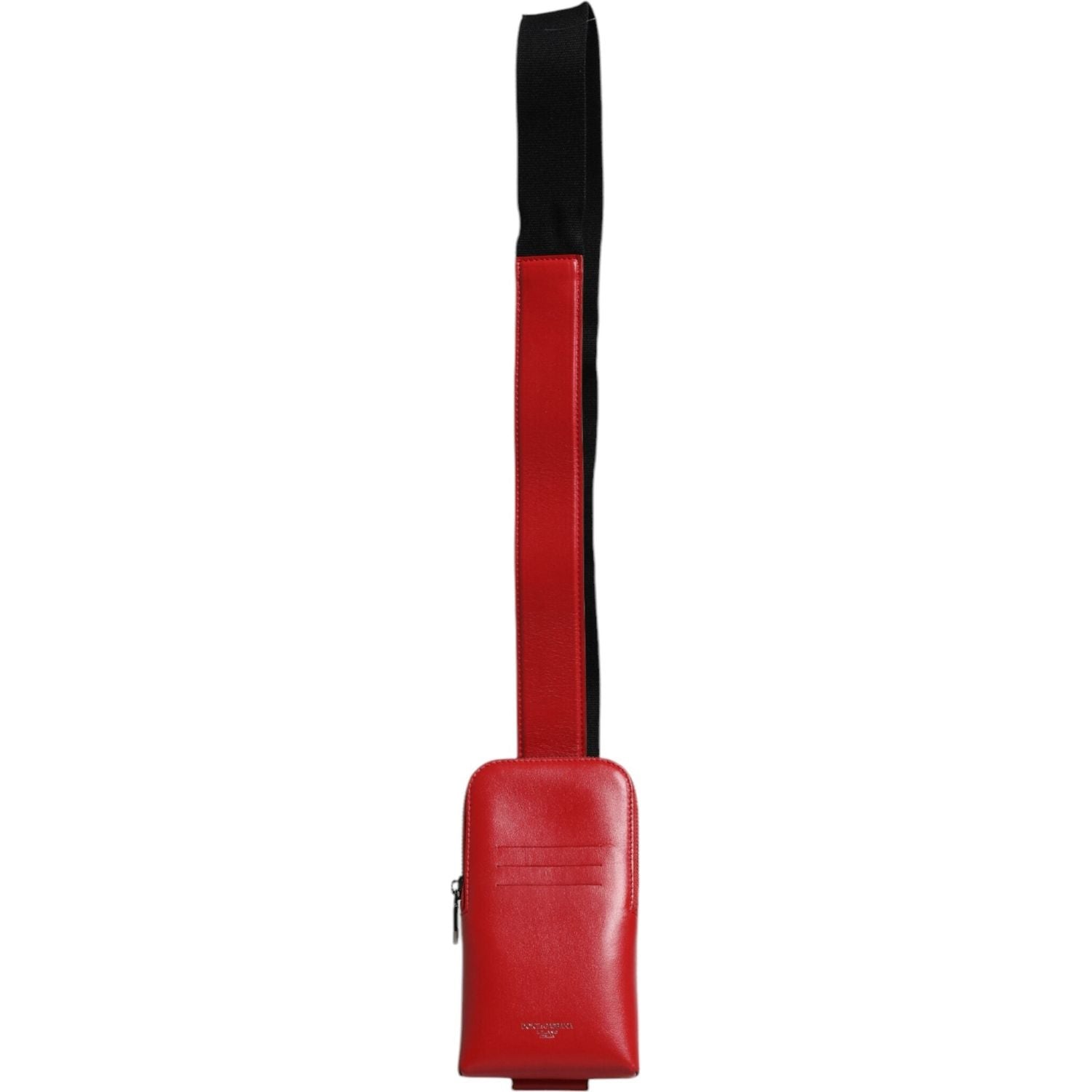 Front view with bag zipped and handles upright.