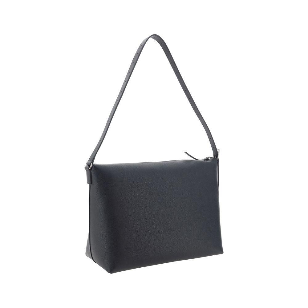 Front view with bag zipped and handles upright.