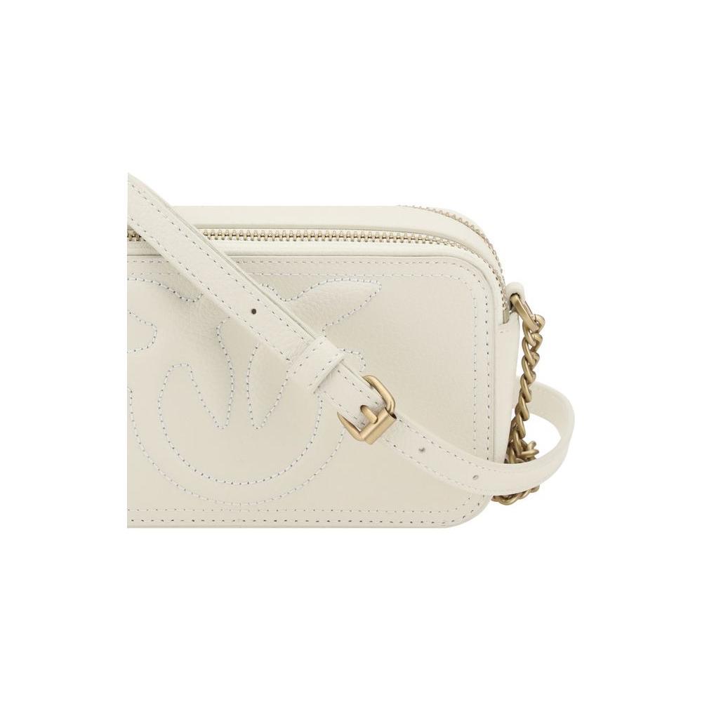 Front view with bag zipped and handles upright.