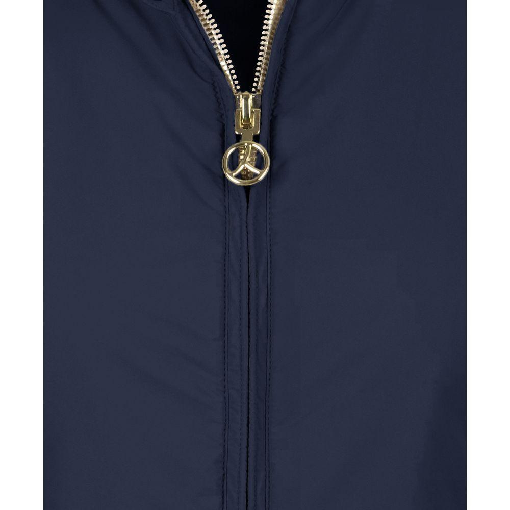 Front view with bag zipped and handles upright.