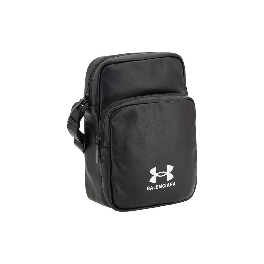 Front view with bag zipped and handles upright.