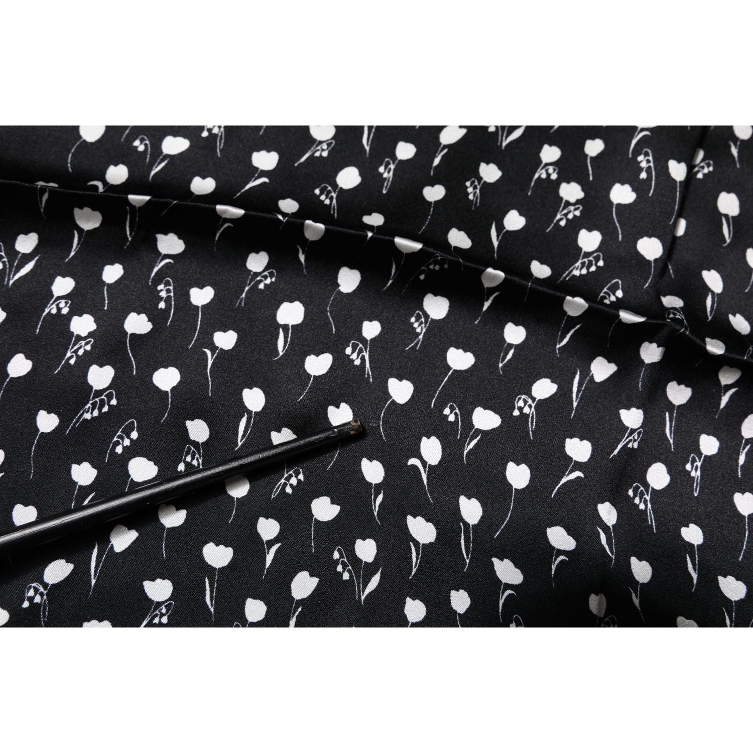 Dolce & Gabbana Black Floral Silk Square Wrap Shawl Scarf