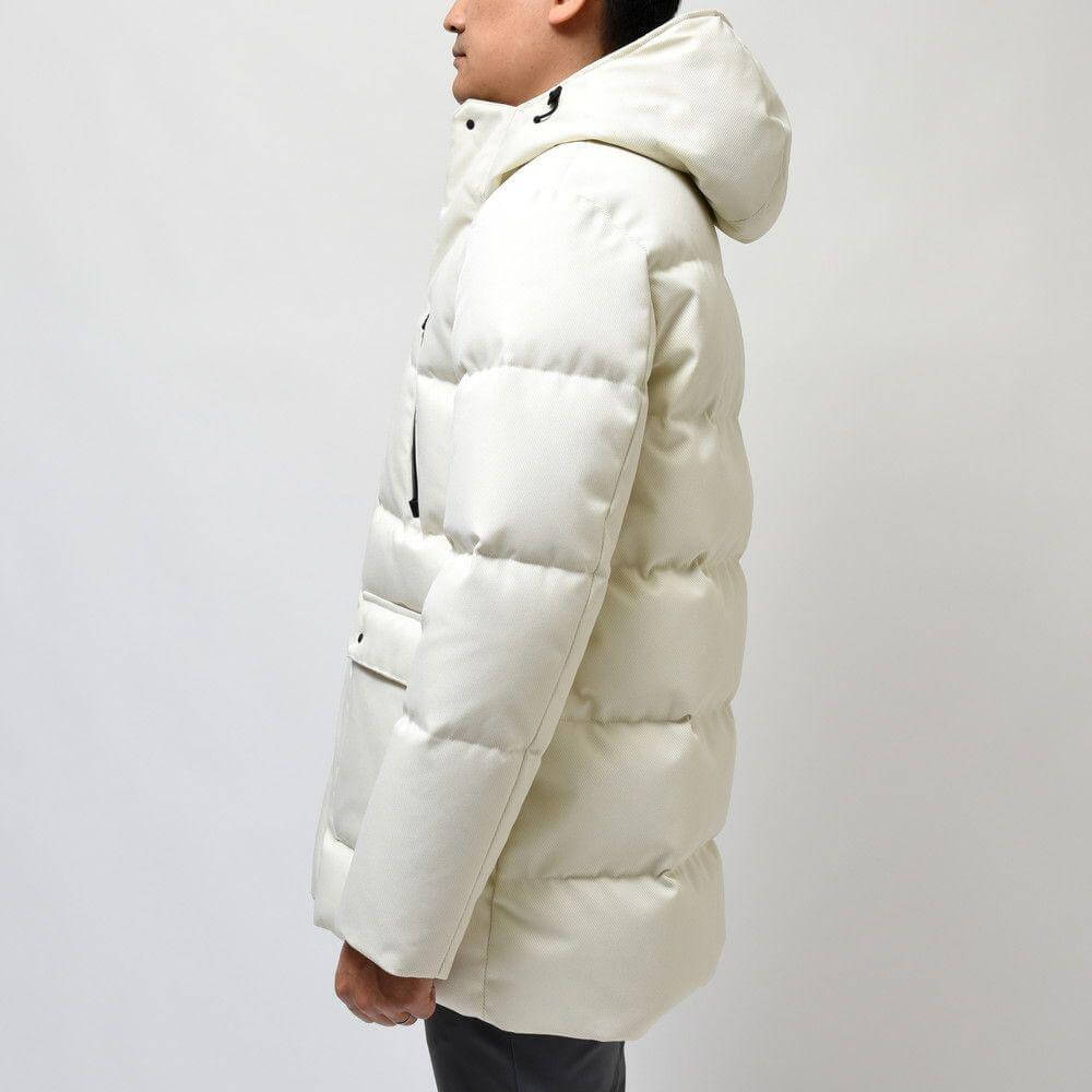 Front view with bag zipped and handles upright.