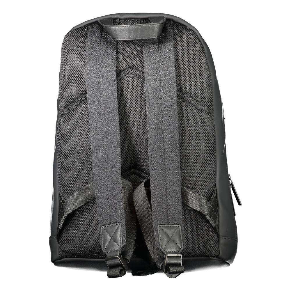 Front view with bag zipped and handles upright.