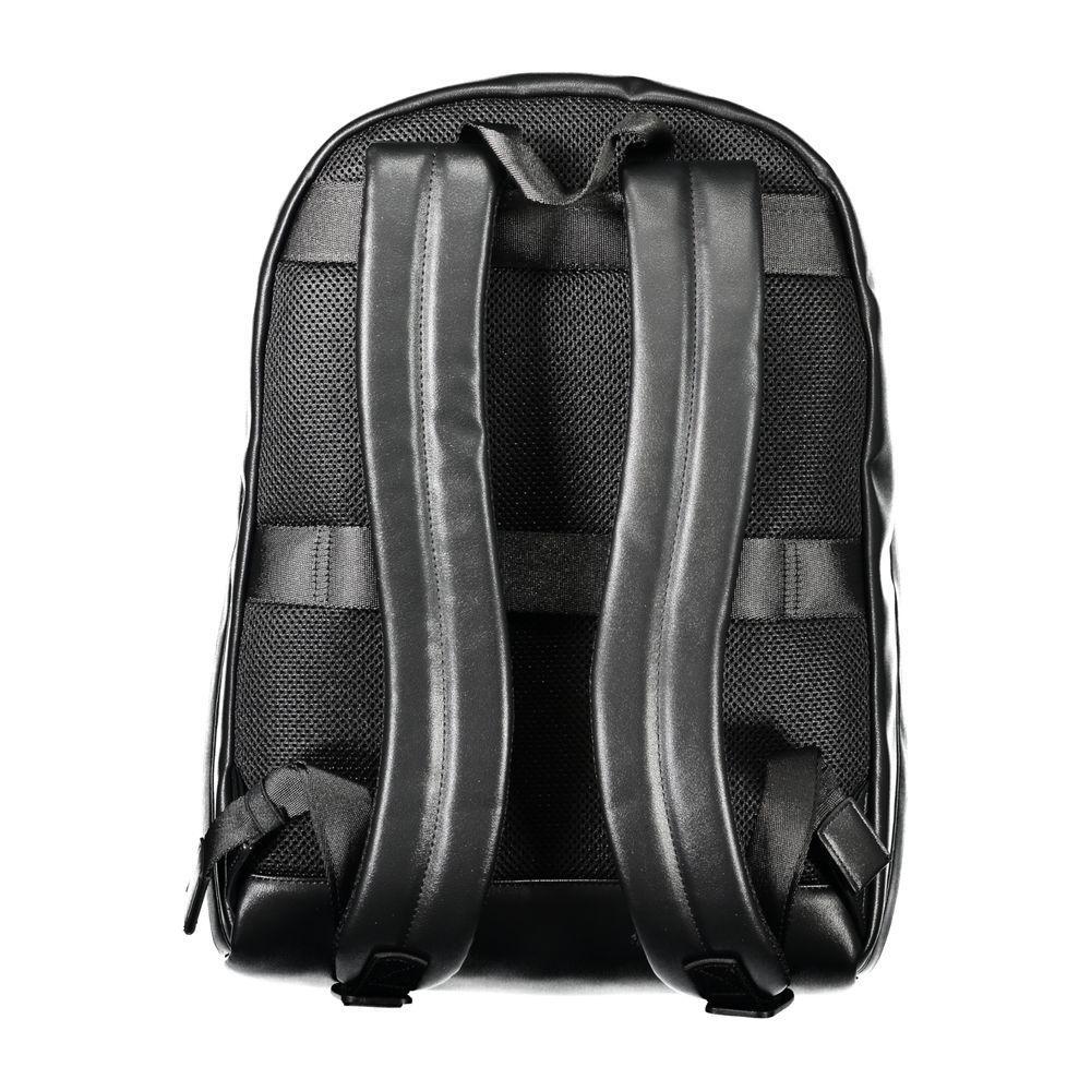 Front view with bag zipped and handles upright.