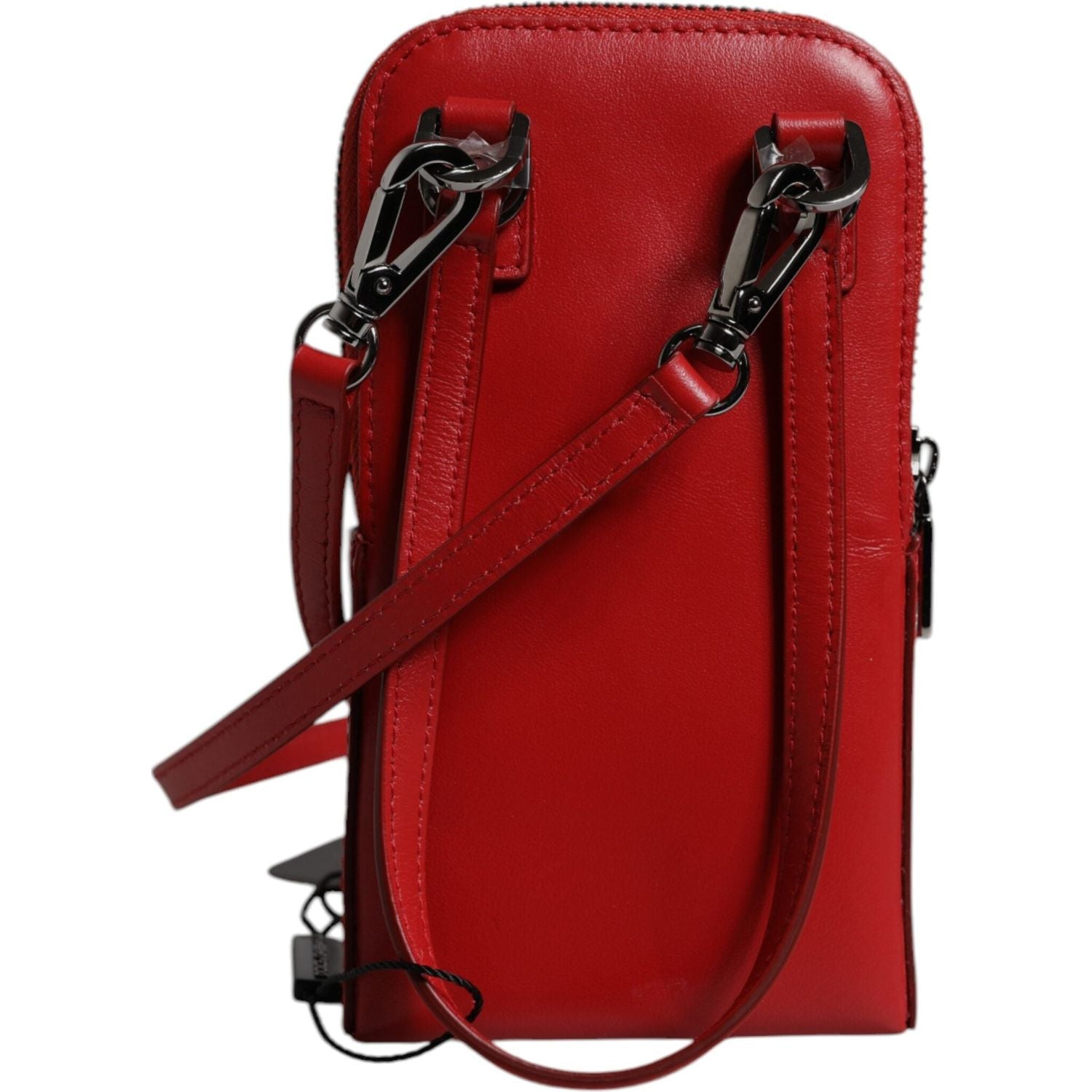 Front view with bag zipped and handles upright.
