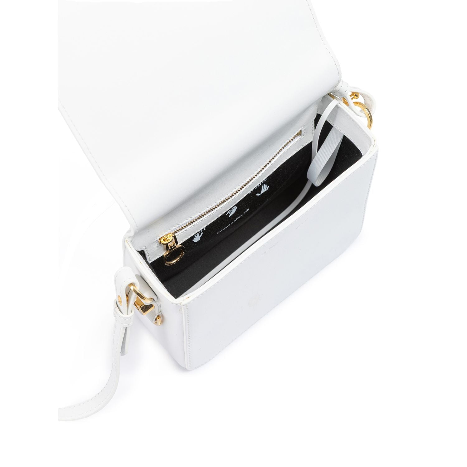 Front view with bag zipped and handles upright.