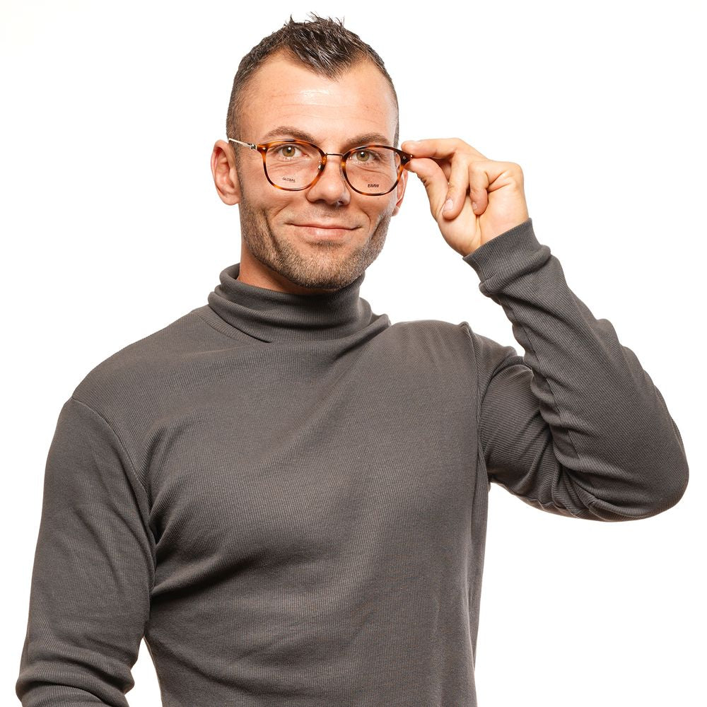 Man wearing BMW Brown Men Glasses Frame with round full-rim design