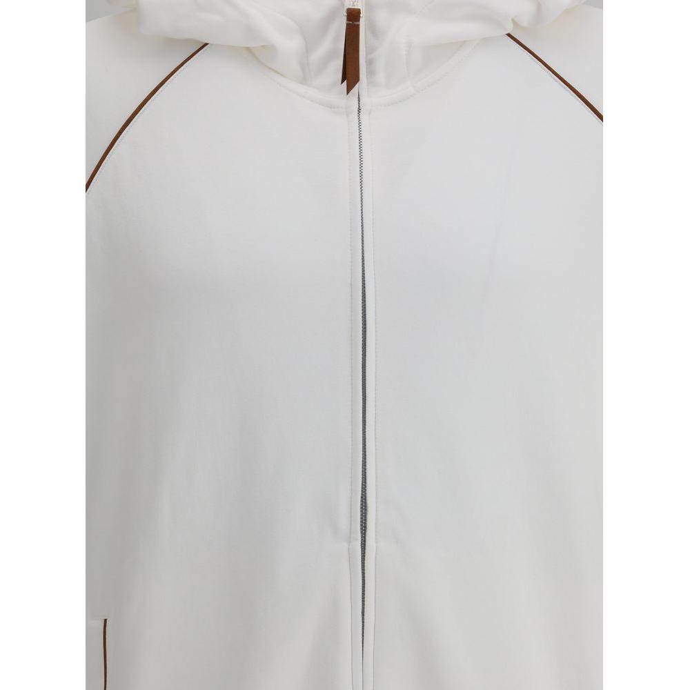 Front view with bag zipped and handles upright.