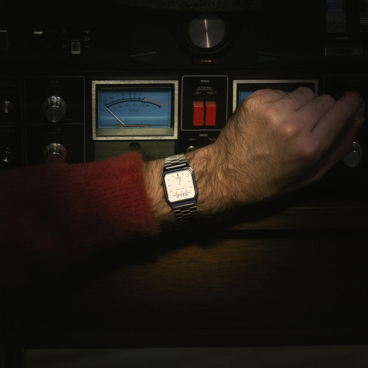 CASIO VINTAGE Mod. EDGY COLLECTION SUNRAY DIAL - WHITE