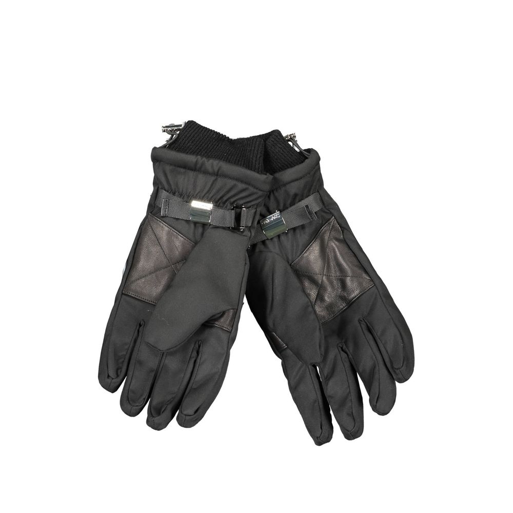 Calvin Klein Nero Lana Uomo Glove featuring sleek design, eco-friendly materials, and iconic logo for modern trendsetters.