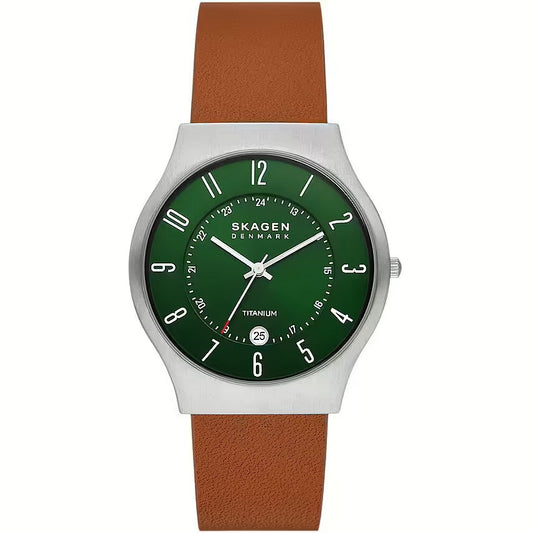 SKAGEN DENMARK Mod. SUNDBY TITANIUM wristwatch with green dial, 40mm titanium case, brown leather strap, quartz movement, water resistant.