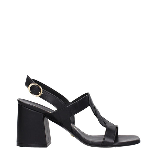 Stuart Weitzman Black Leather Platform Sandals with mid heels, open toe, and buckle closure. Casual style, fit C, 7.5 cm heel height.