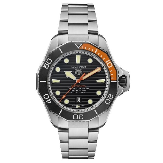 TAG HEUER Mod. AQUARACER CAL. 5 luxury wristwatch with stainless steel bracelet and water resistance of 100 ATM, featuring a sapphire sub dial.
